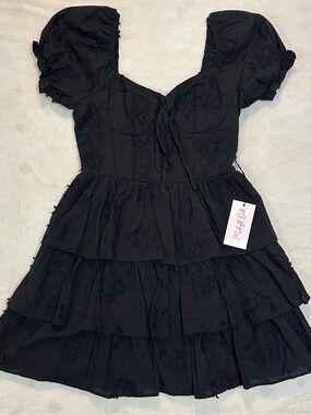 Black Tiered Puff-Sleeve Casual Dress